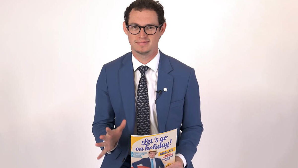 Une première à la « Star Academy » : qui est Monsieur Prof, celui qui va donner des cours d’anglais aux élèves ?