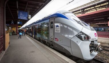 un train TER stoppé 4 heures après l'apparition de flammes sur le toit
