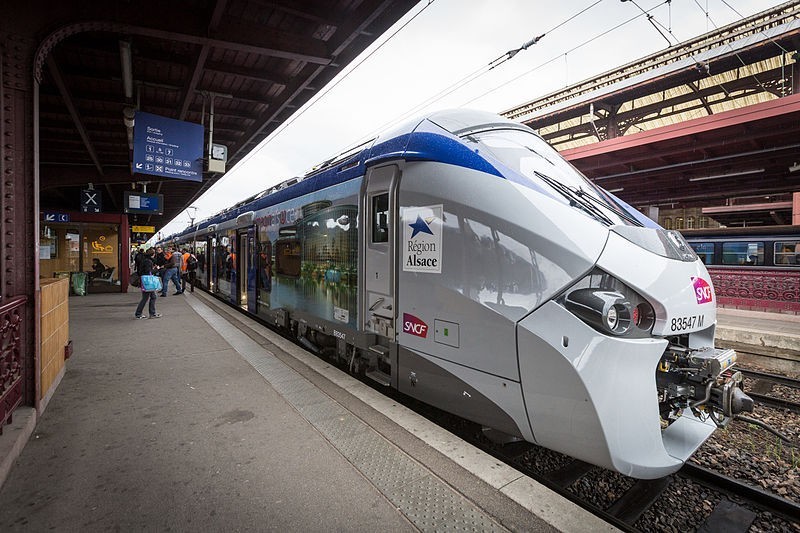un train TER stoppé 4 heures après l'apparition de flammes sur le toit