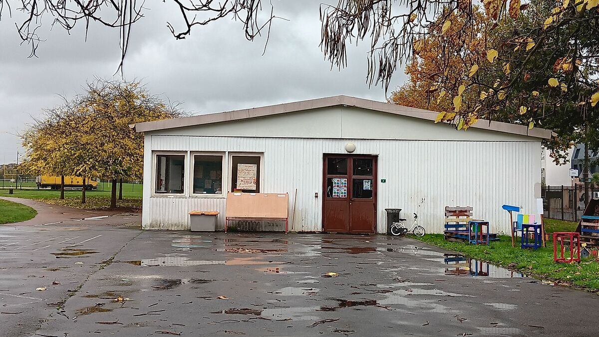 Rosny-sous-Bois : oubliées au centre de loisirs, deux fillettes appellent la police pour être libérées