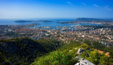 Investir près de Toulon : 5 villes rentables à moins d’une heure de la mer