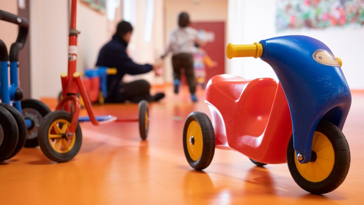 « C’est mal géré » : à Paris, panique et colère dans des écoles du XIe après la suspension de deux animateurs