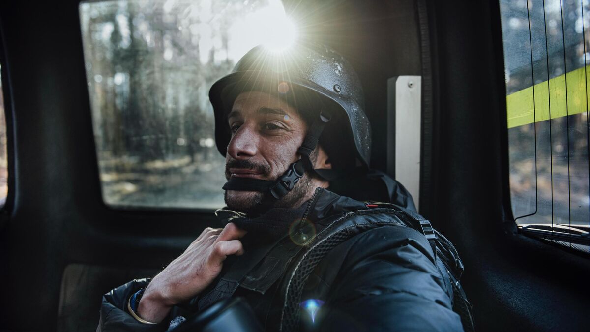« Il voulait juste montrer la vérité » : la tristesse des proches d’Antoni Lallican, le photographe tué en Ukraine