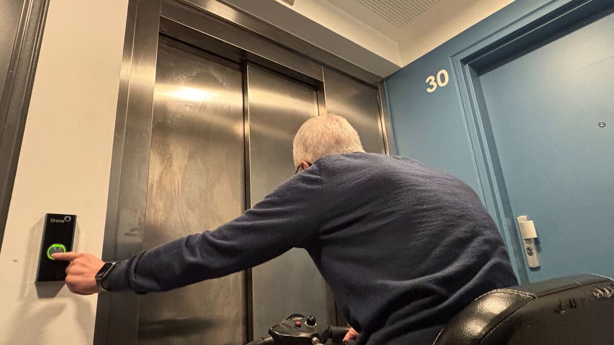 « 300 pannes d’ascenseur en six ans » : à Paris, des locataires en fauteuil roulant attaquent leur bailleur