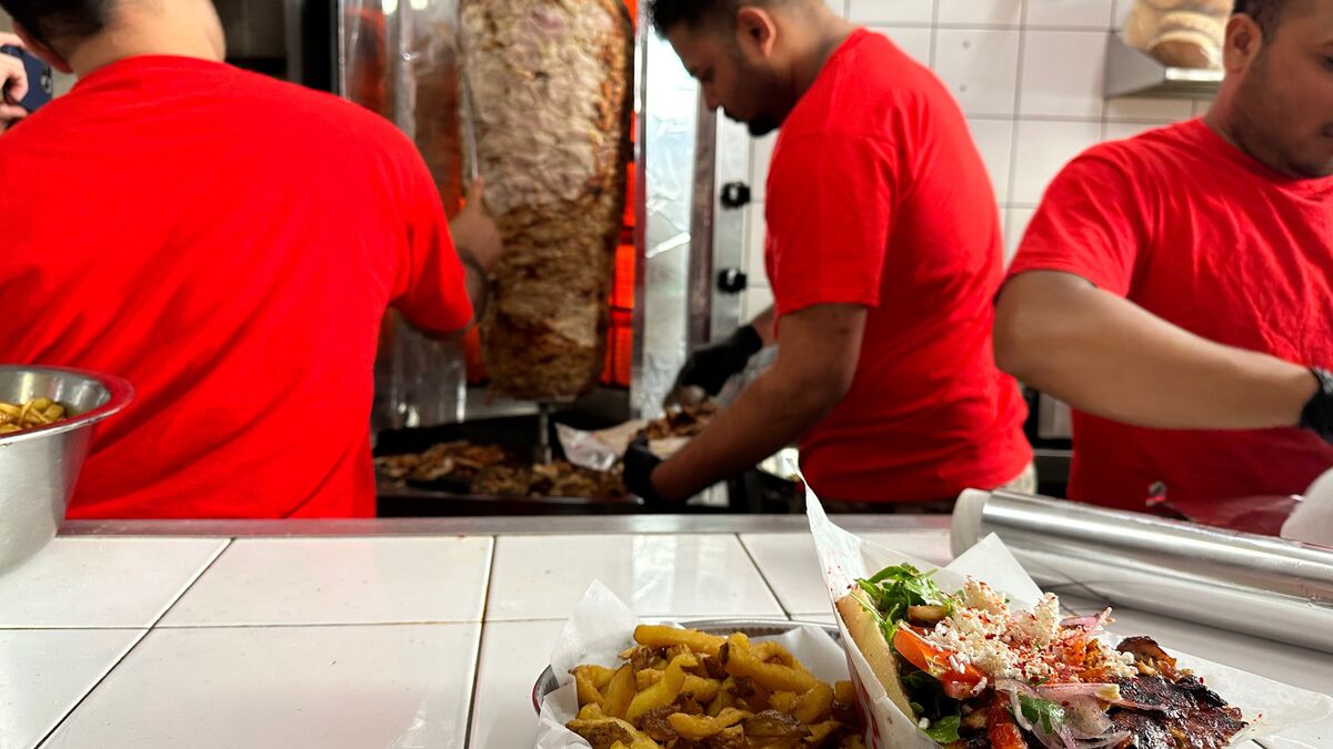 Paris : le kebab Sürpriz de Bastille fermé « plusieurs mois » après un incendie