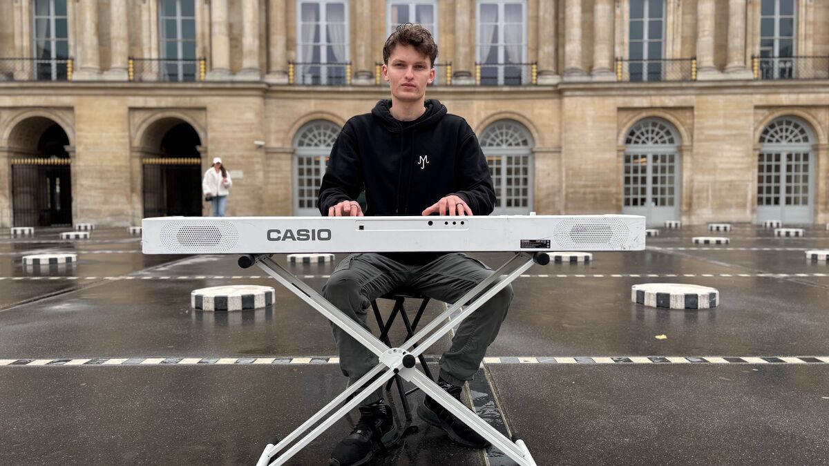 « Une ville tellement inspirante » : ancien pianiste dans la rue, James Malikey fait ses débuts sur scène à Paris