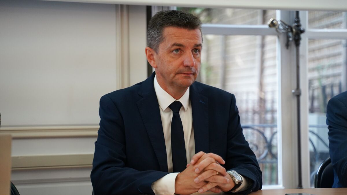 « Ayez enfin la décence de vous retirer » : après le procès du maire pour chantage à la sextape, un conseil municipal houleux à Saint-Étienne