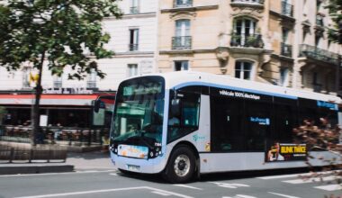 « Il y aura toujours de la pub sur les bus » : à Paris, le marché très convoité des lignes de la RATP