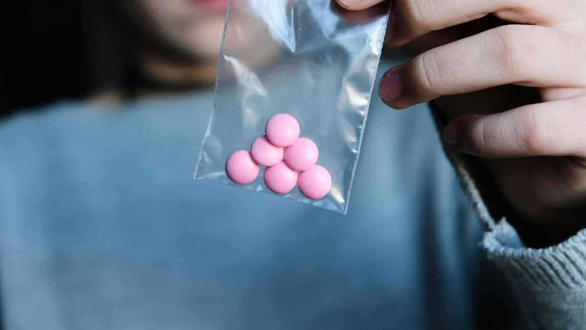 Paris : plus de 11 kg d’ecstasy découverts dans des paquets de café