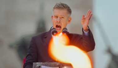 à six mois des législatives en Hongrie, l’opposition à Orbán tente de rallier les petites villes – Libération