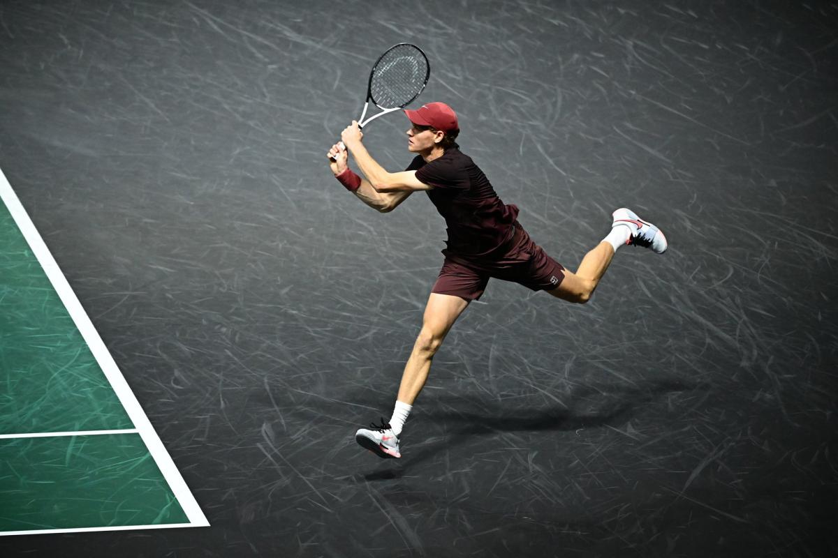 Sinner, qualifié sans trembler face à Bergs, accède aux huitièmes de finale du Rolex Paris Masters - L'Équipe