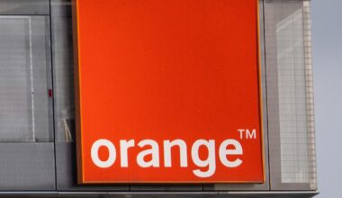 une explosion dans les locaux d’Orange fait trois blessés, dont deux grièvement