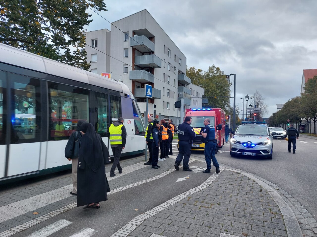 un enfant de huit ans transporté à l'hôpital après un accident avec le tram