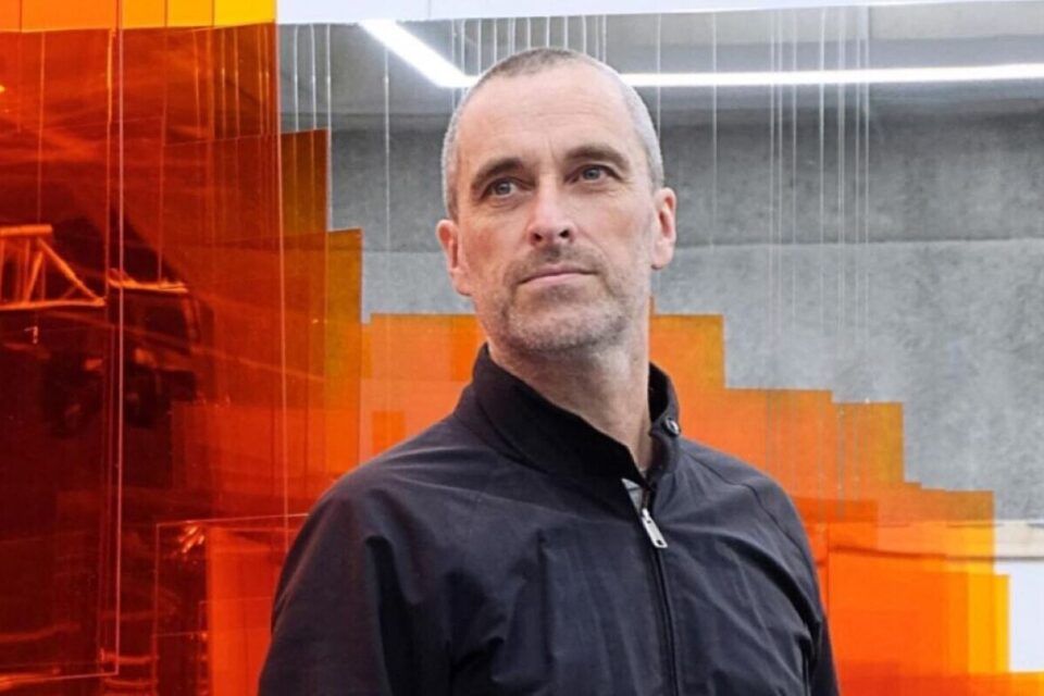 Vincent Leroy, l'artiste normand qui crée Molecular Cloud, une sculpture intrigante sur la Presqu'île de Caen (Calvados).