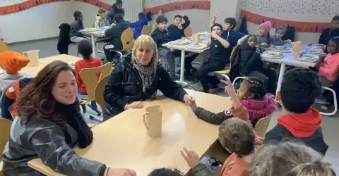 L’état défend sa mobilisation « très forte » pour les AESH