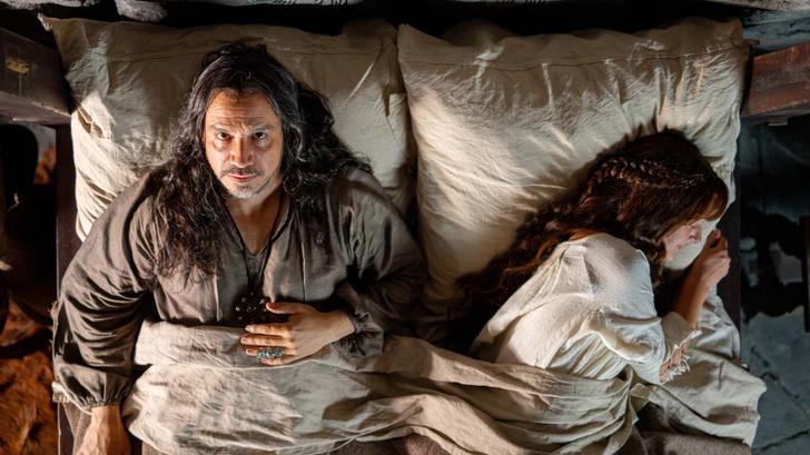 Alexandre Astier et Anne Girouard dans « Kaameloot : Dueuxième volet partie 1 »