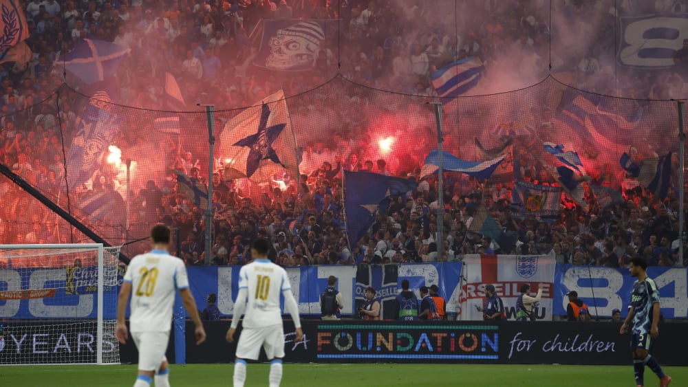 Ajax (4-0) : tifos grandioses et ambiance assourdissante, un Vélodrome en fusion pour le retour de la Ligue des champions