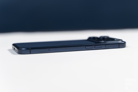 Apple iPhone 17 Pro Max 7