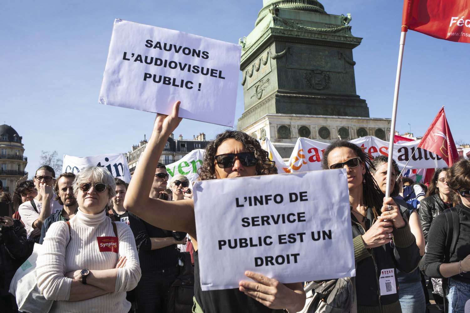 Face à la privatisation qui menace Radio France et France Télévisions, les salariés s’inquiètent