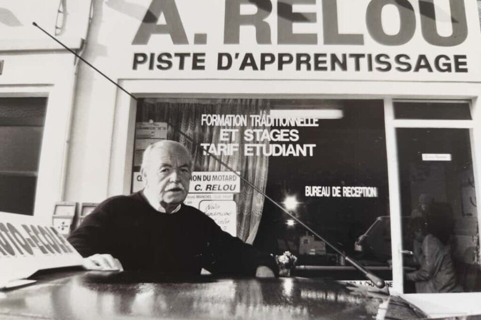 Auguste Relou, fondateur avec sa femme de l'autoécole éponyme.