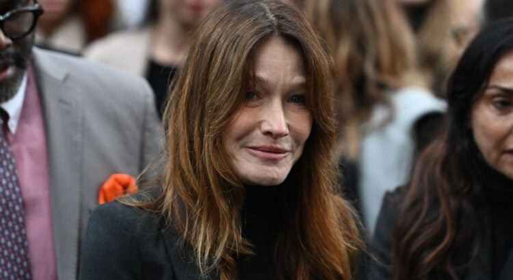 aya-nakamura-absurde-et-sterile-femme-de-sarkozy-carla-bruni-100-franche-sur-la-chanteuse-annoncee-au-stade-de-france