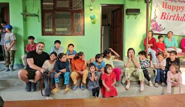 À Toulon, découvrez cette exposition qui immortalise la vie des enfants d’un orphelinat au Népal