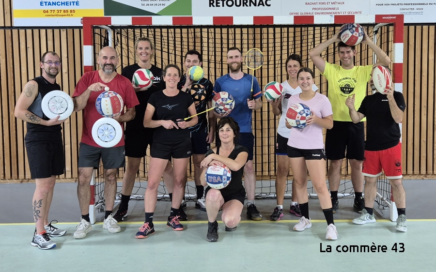 Basket, volley, badminton, hand, ultimate, foot : ce club pratique tous les sports à Retournac