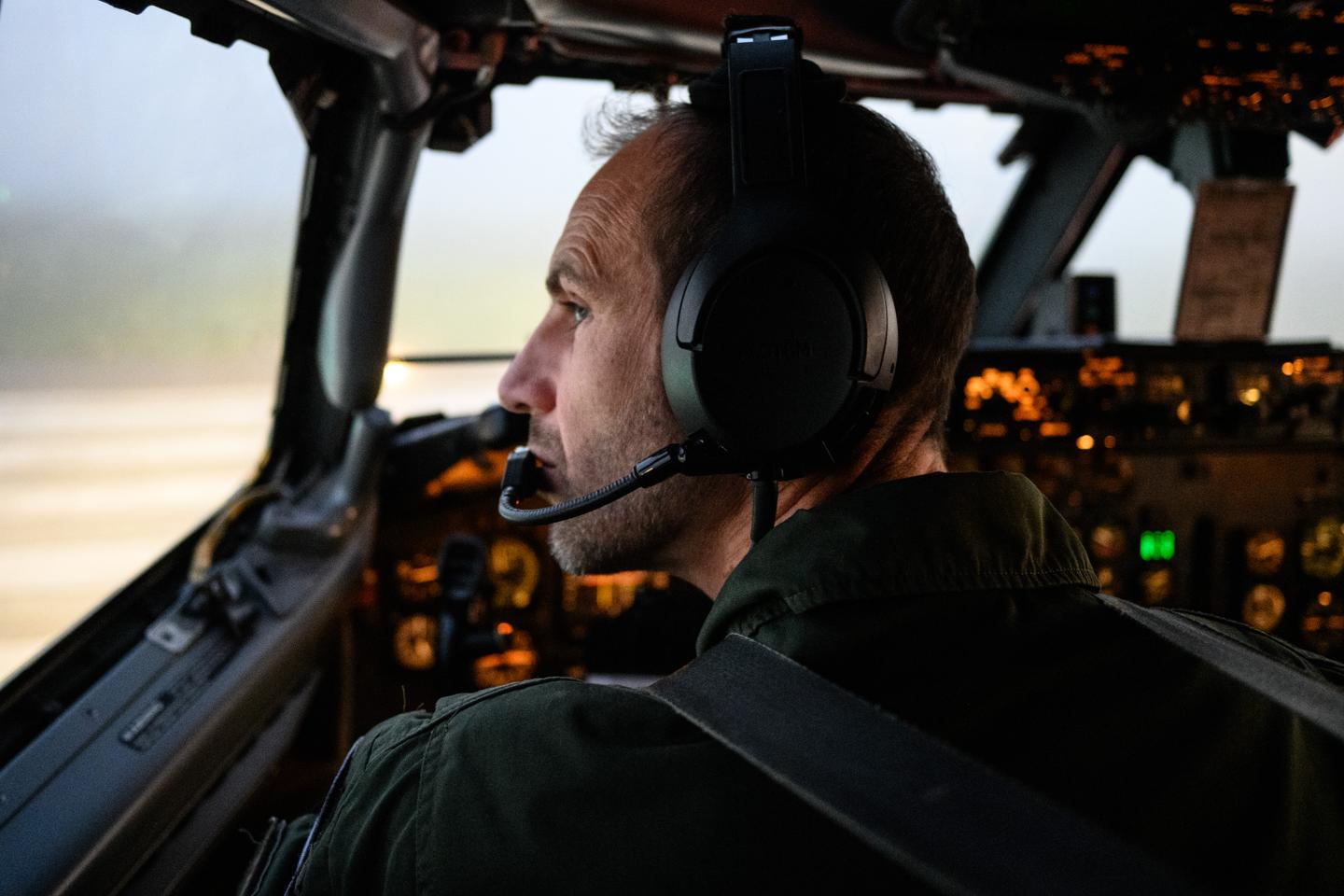 A bord d’un Awacs, avion sentinelle de l’OTAN sur le flanc est de l’Europe face aux incursions de drones russes