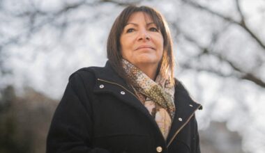 De polémique en discrédit, la fin de règne crépusculaire d’Anne Hidalgo à la mairie de Paris
