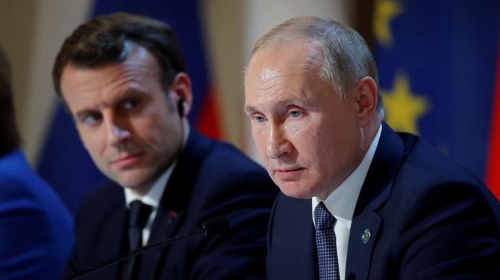 Emmanuel Macron et Vladimir Poutine lors d'un sommet Normandie sur l'Ukraine, à Paris, le 2 décembre 2019