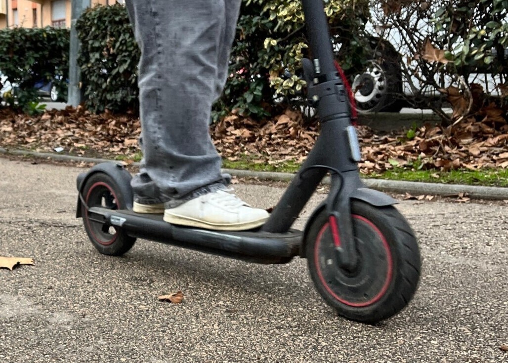 l'histoire finit mal pour les voleurs à trottinette