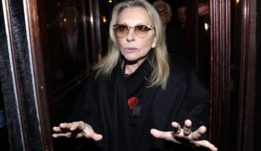 "Ne pas me réveiller" : sans langue de bois, Véronique Sanson évoque le sujet douloureux de la mort