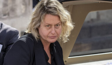 Luana Belmondo s’est totalement ratée, elle publie une photo impressionnante de son doigt blessé