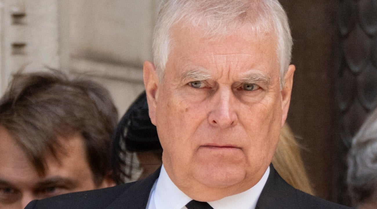 Coup de théâtre à Buckingham ! Le Prince Andrew prend une décision irrévocable “après avoir discuté avec le roi”
