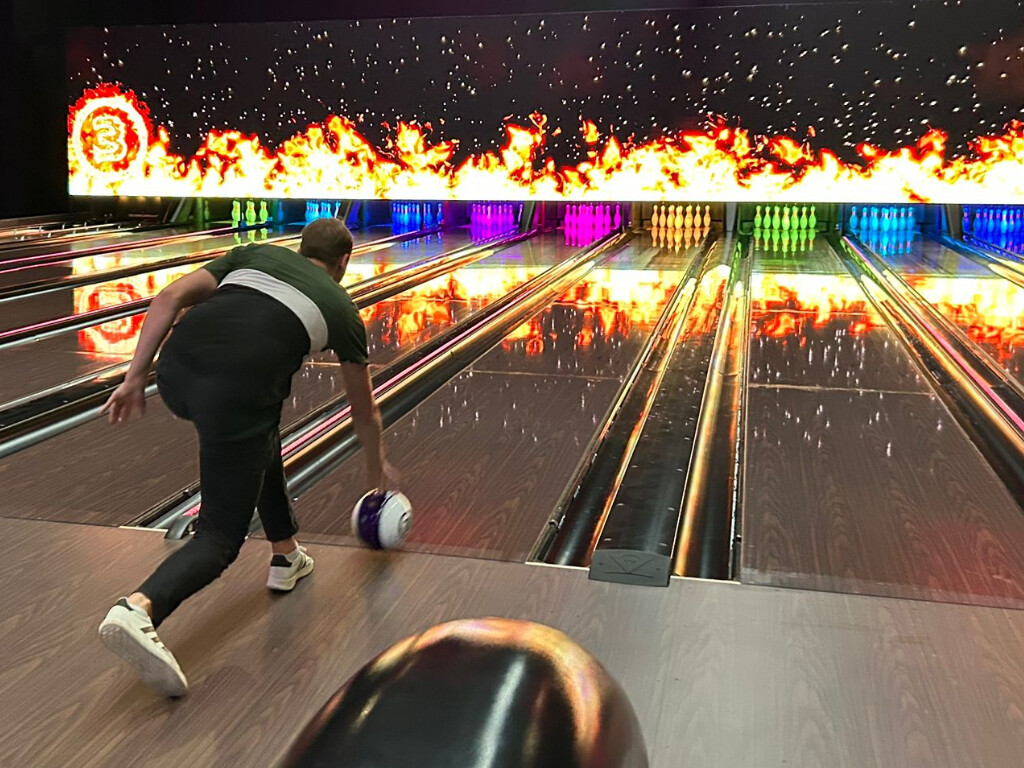 Ecran géant, mini-jeux... à Nancy, ce nouveau bowling vous offre une expérience innovante