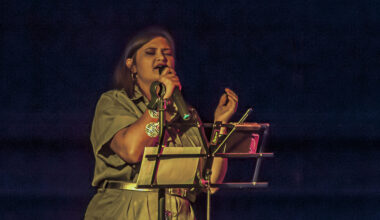 Camille Deleau, des chansons à l'Ehpad aux premiers pas sur scène