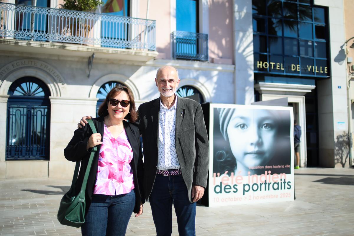 l’été indien des portraits illumine Sanary et ses quais, et c’est à découvrir jusqu’au 2 novembre