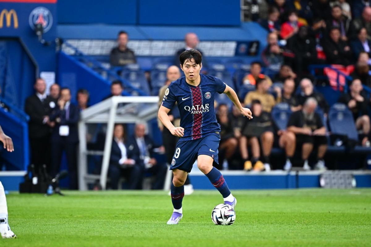 Le milieu offensif du PSG Lee Kang-in élu joueur international de l'année en Asie par l'AFC - L'Équipe