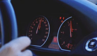 un conducteur armé, un ado en SUV à 130 km/h