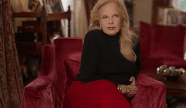 “Il se roulait par terre” : Sylvie Vartan partage sa première impression de Johnny Hallyday et c’est très surprenant