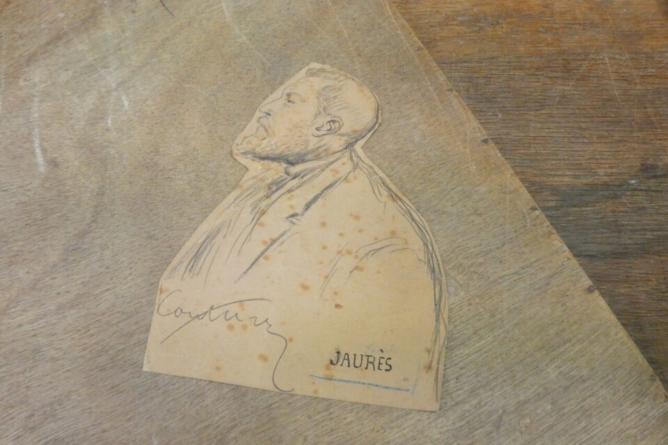 Dessin légendé exécuté au crayon sur papier brun signé Couturier, dessinateur radical-socialiste, connu pour ses dessins incisifs et ses caricatures virulentes en particulier sur l'affaire Dreyfus.
