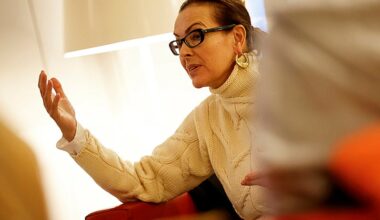 La comédienne Carole Bouquet victime d'un malaise en pleine représentation à Paris