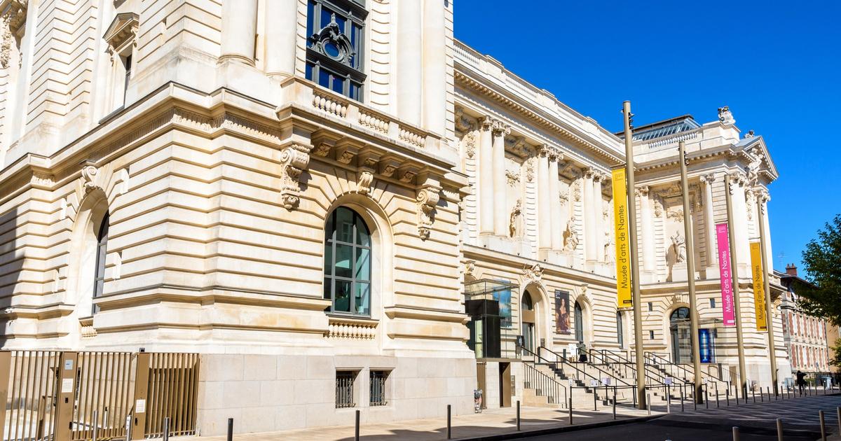 un cadre endommagé découvert lors de vérifications de sécurité après le cambriolage du Louvre