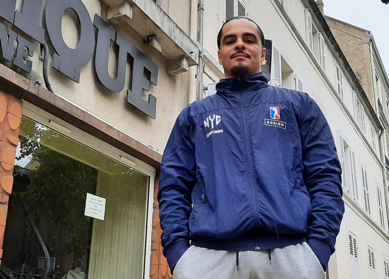 après s’être fait un nom aux États-Unis, le boxeur Bastien Martinez continue de grimper les échelons