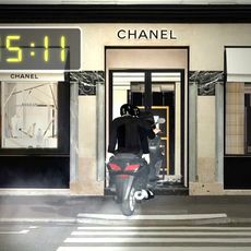 Quatre malfaiteurs casqués ont braqué une boutique de luxe Chanel, ce jeudi après-midi.
