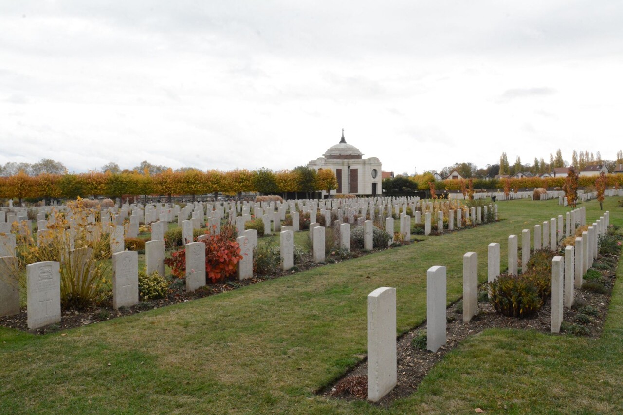 Pourquoi trouve-t-on le plus grand cimetière militaire britannique de France rive gauche à Rouen ?