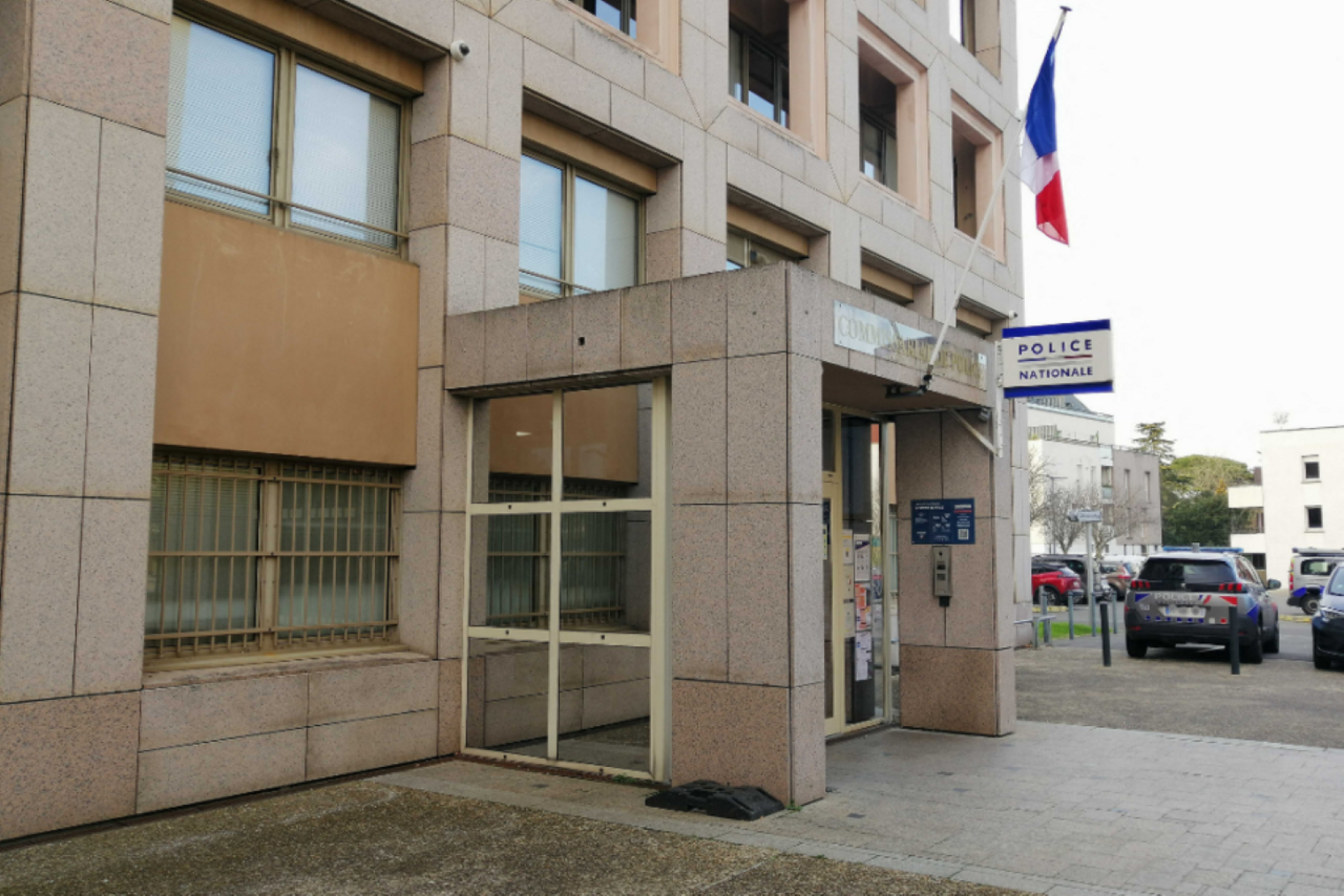 Sueurs froides près de Toulouse. Il rapporte un colis encombrant, la mairie et le commissariat évacués illico