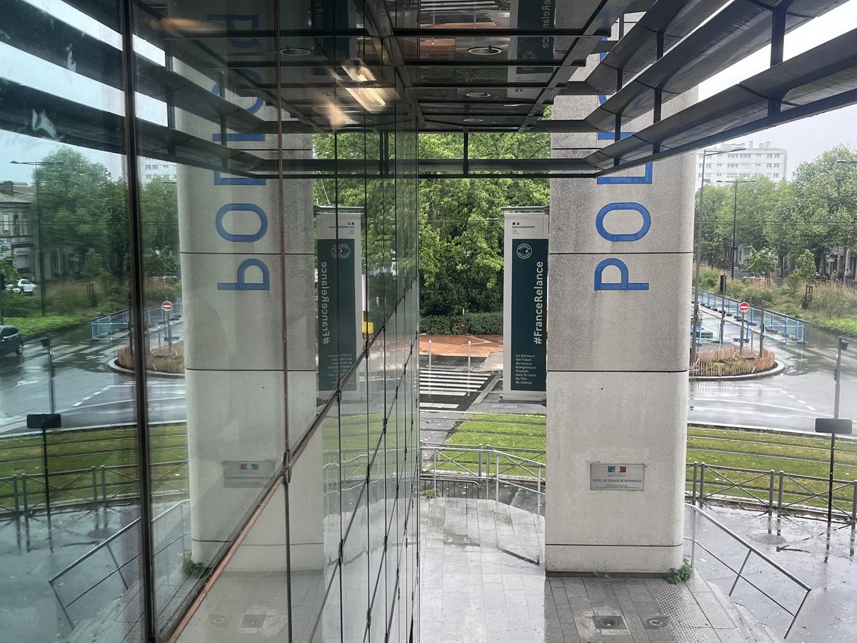 En garde à vue, un homme meurt dans sa cellule, au commissariat de Bordeaux