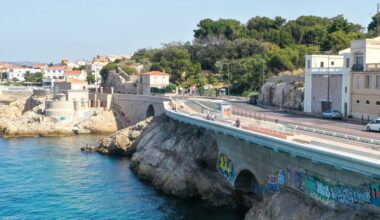 une chaîne humaine organisée à Marseille "pour sensibiliser à la santé mentale des jeunes"
