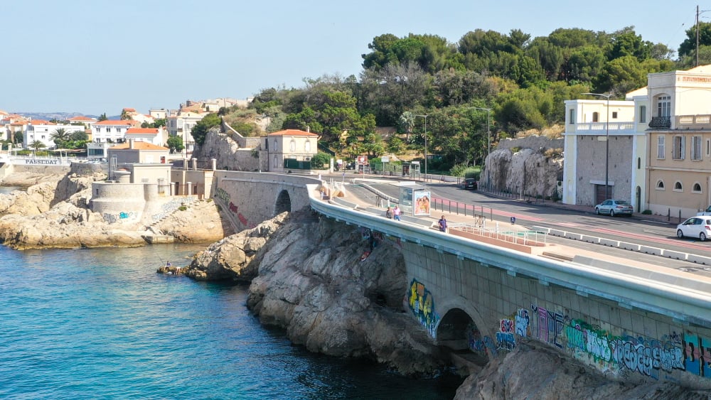 une chaîne humaine organisée à Marseille "pour sensibiliser à la santé mentale des jeunes"